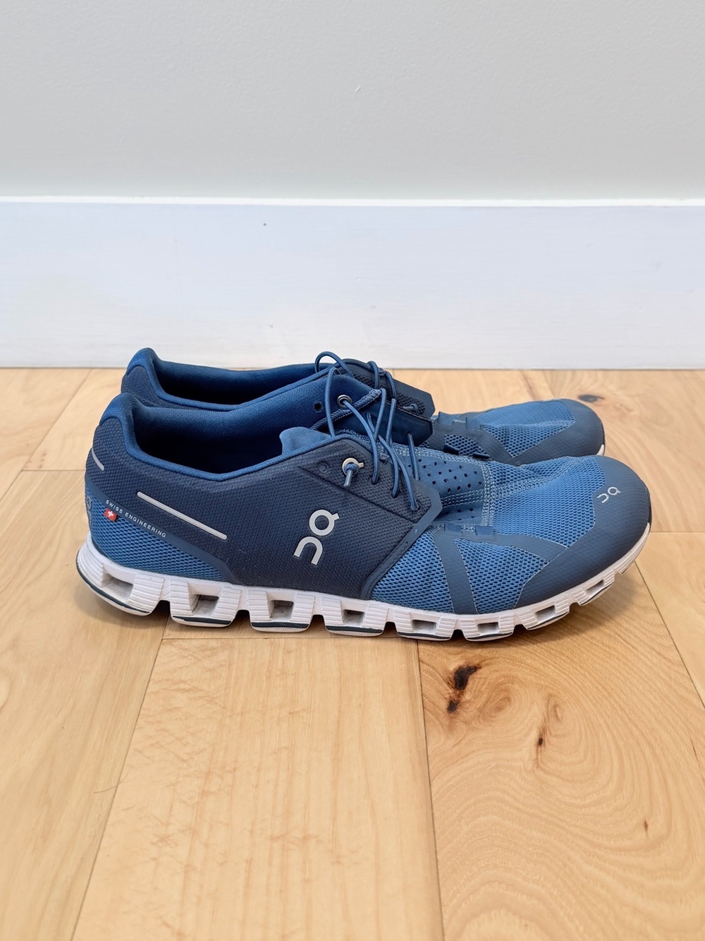 On Cloud Men’s Cloud Running Sneaker
